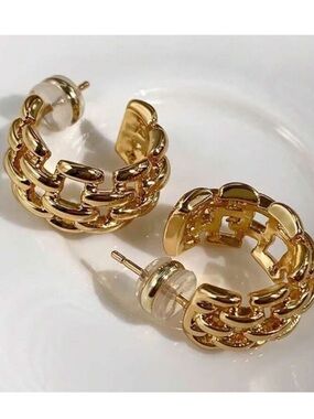 Elegant Gold Link Hoop Earrings